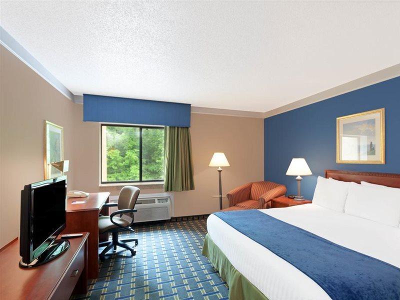 Hotel Baymont By Wyndham Memphis East Extérieur photo
