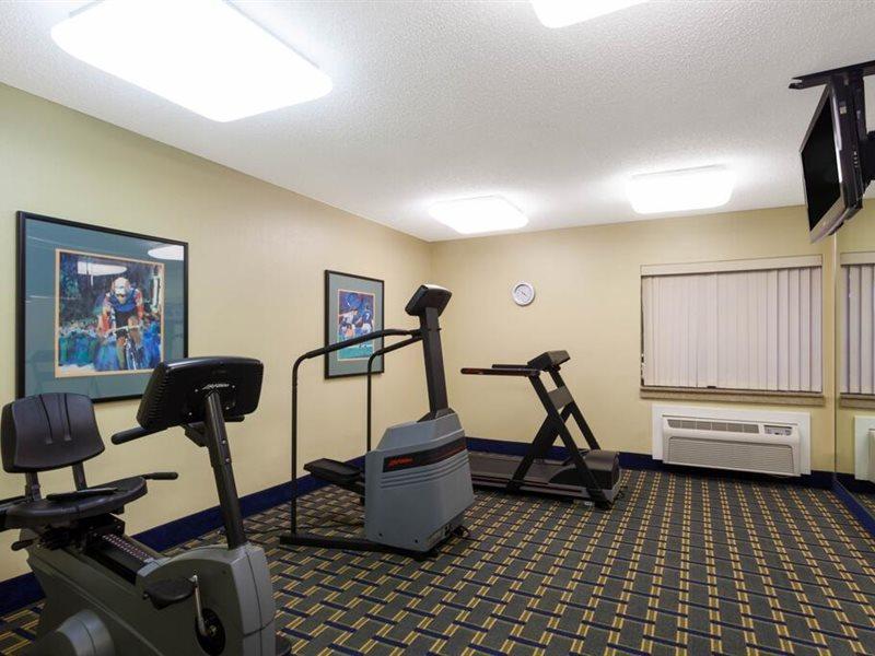Hotel Baymont By Wyndham Memphis East Extérieur photo