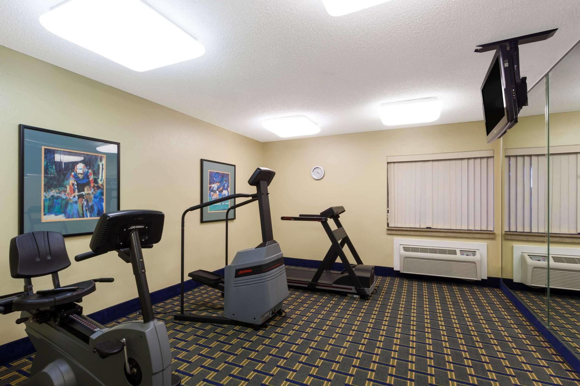 Hotel Baymont By Wyndham Memphis East Extérieur photo